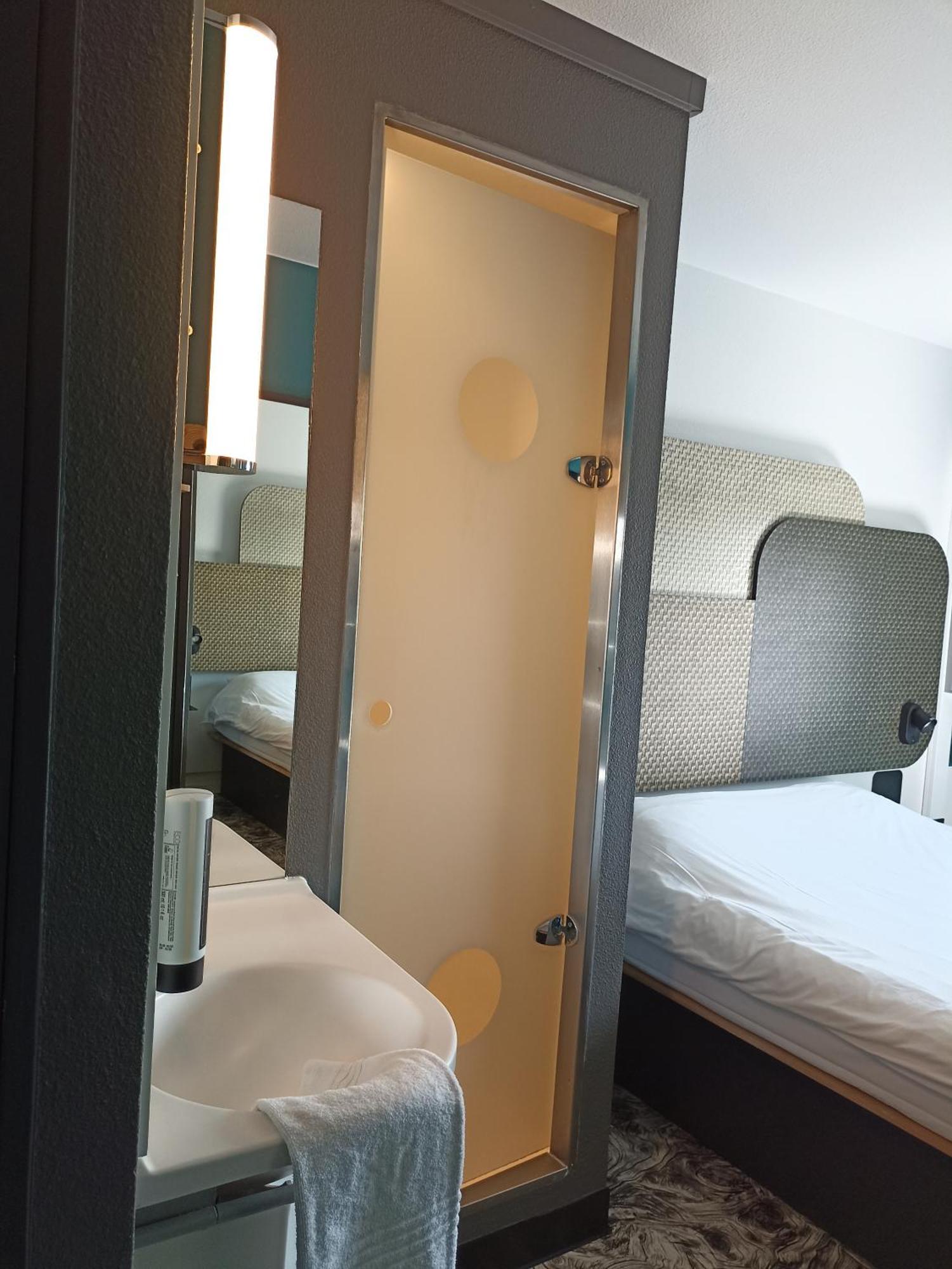 B&B Hotel Calais Terminal Cite Europe 2 Etoiles Coquelles Exterior photo